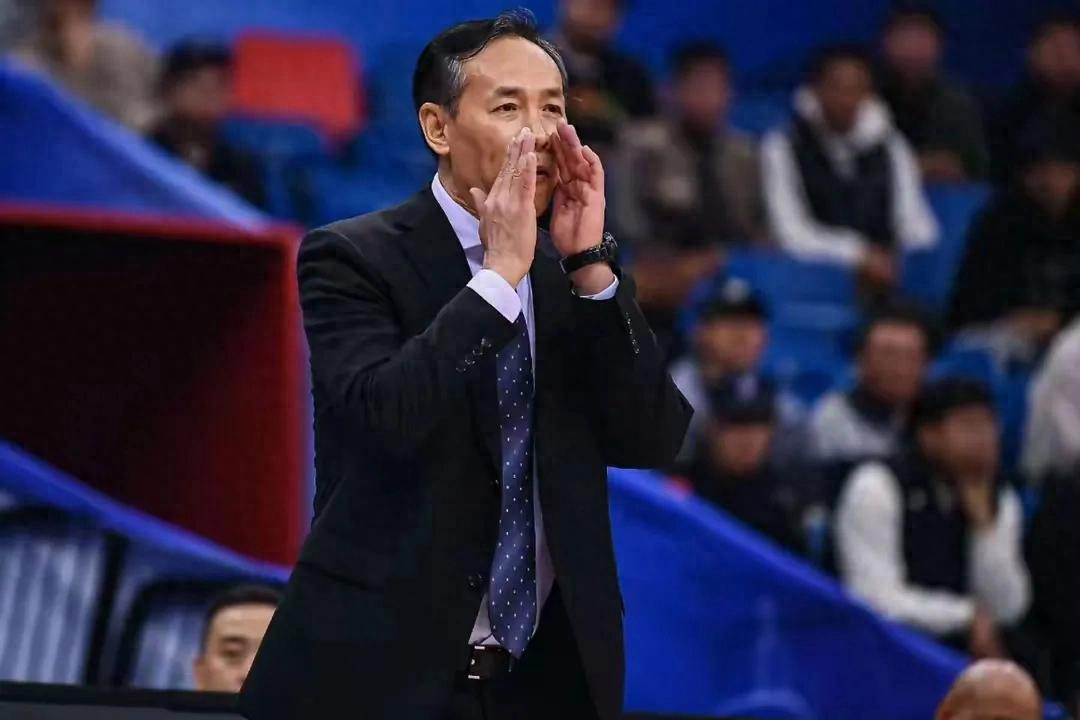 米乐直播官网-云南男篮遭遇连败，战绩下滑不可遏制的简单介绍