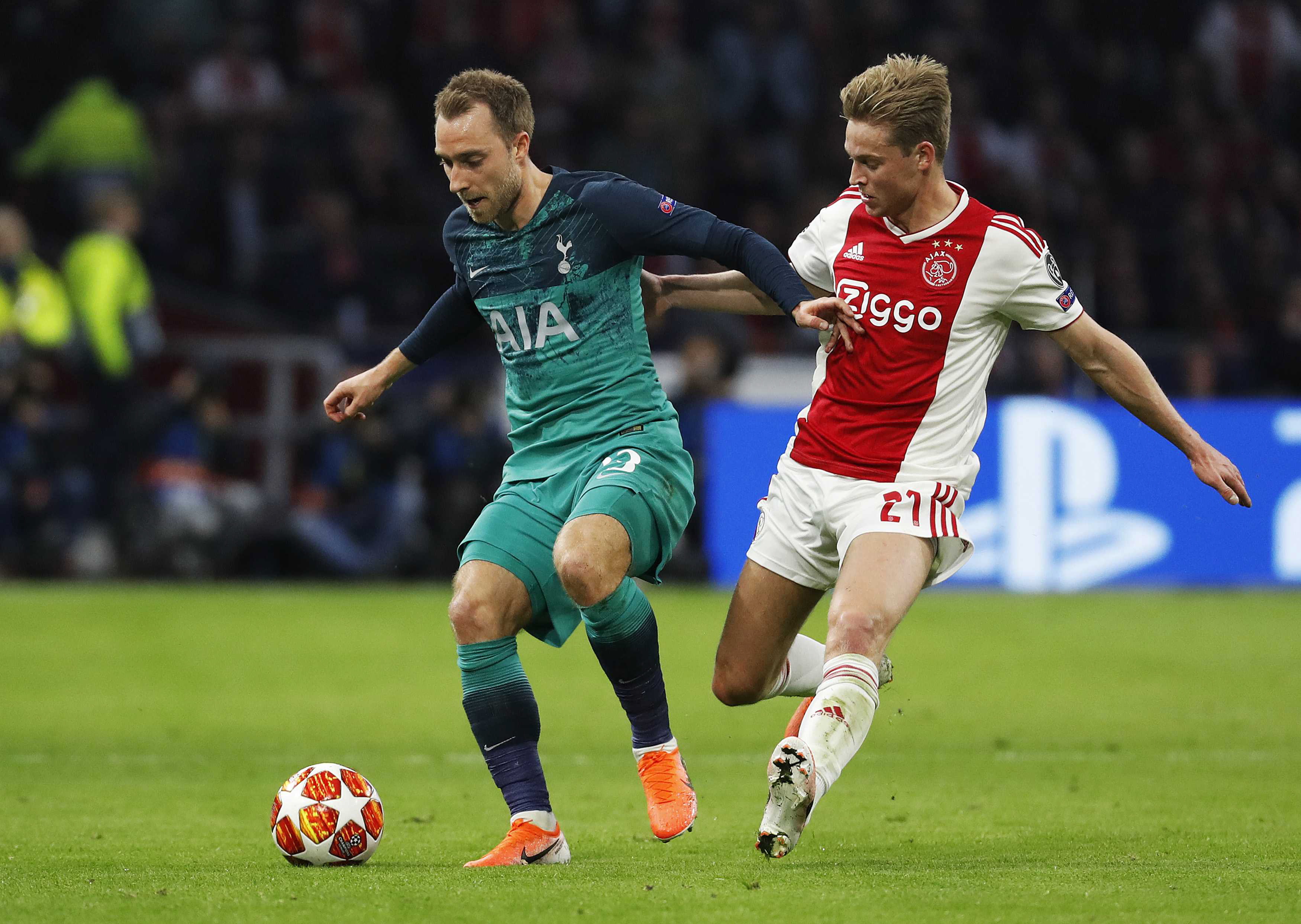 米乐体育官网-丰苛尔射失略显不趁，阿贾克斯晋级八强