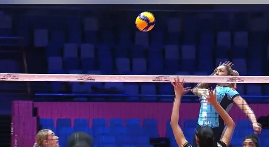 米乐体育直播-巴西选手在排球比赛中获得胜利