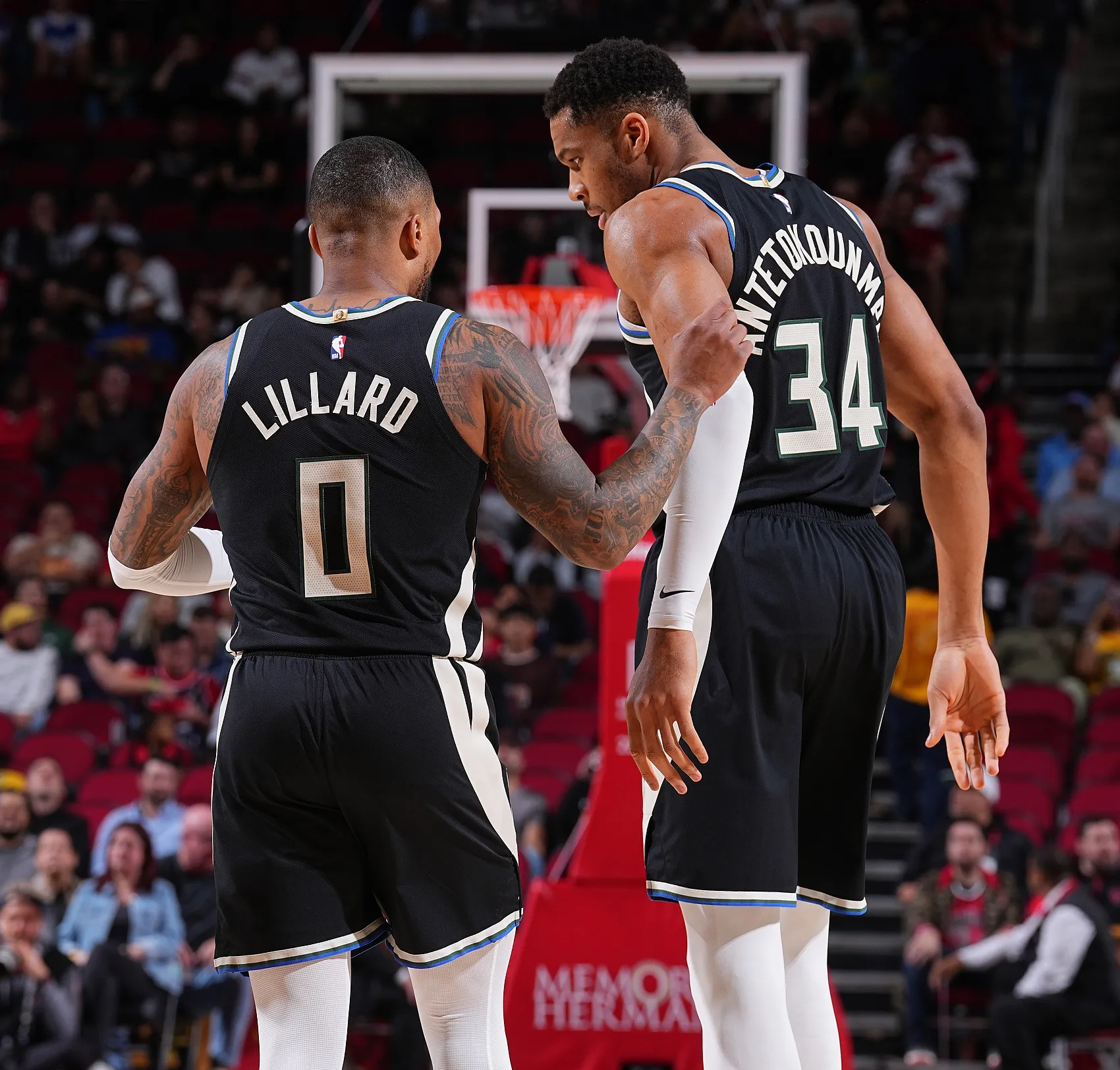 米乐体育官网-雄鹿胜归己队，步行者连胜达到三场