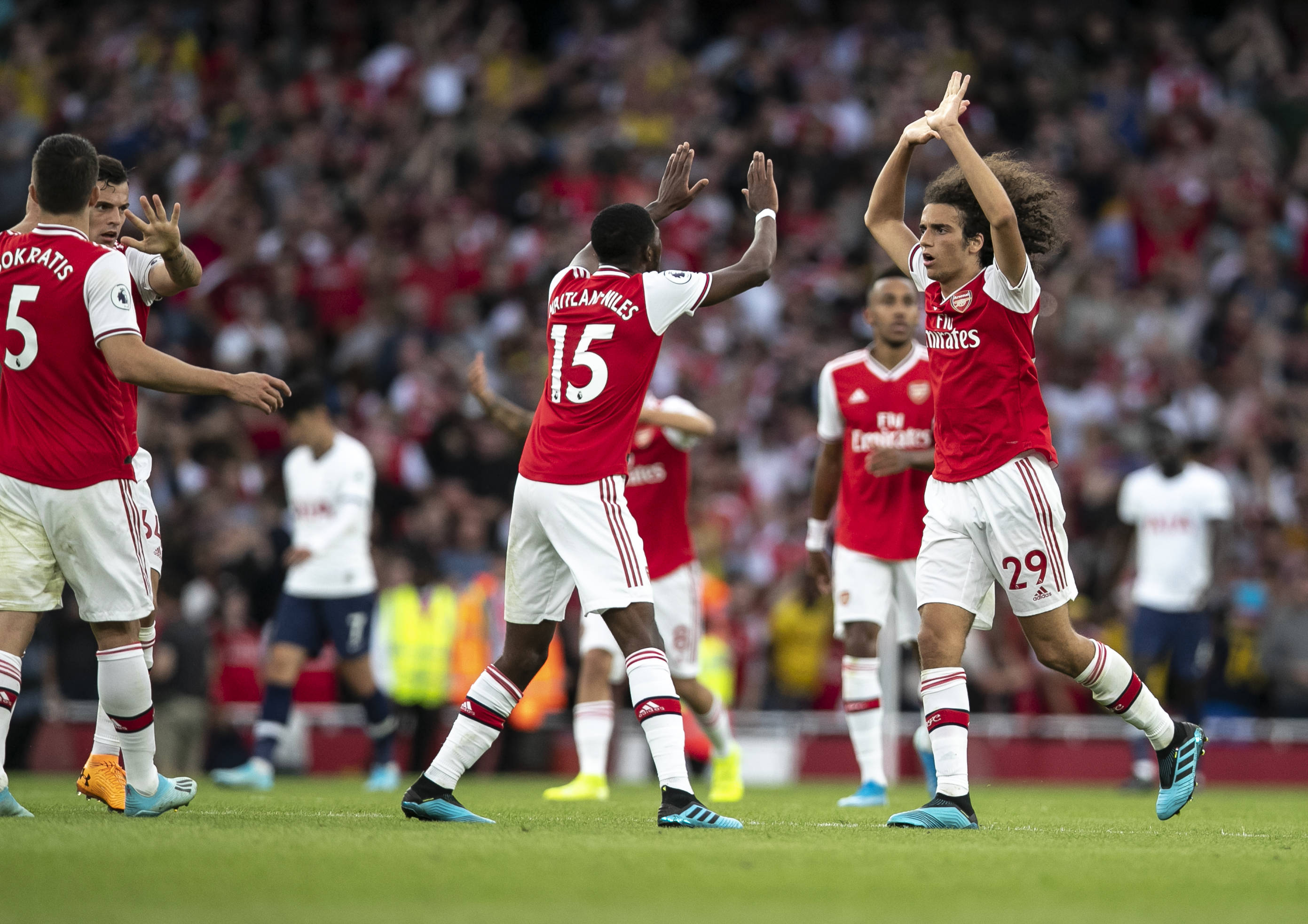 米乐体育平台官网-AC米兰客场惨败，欧冠梦或告终