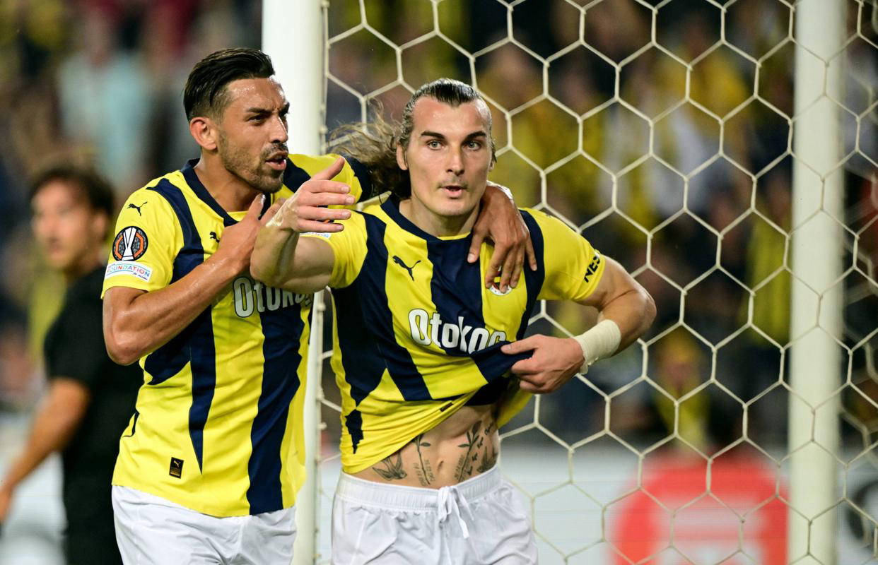 米乐体育平台-意甲球队与赞助商续约，签约金额创纪录